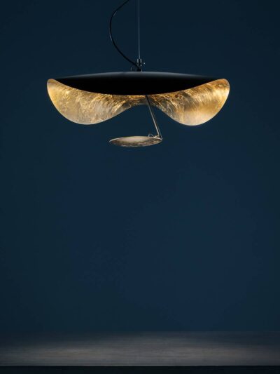 Auf diesem Bild zu sehen Pendelleuchte von Catellani & Smith in Schwarz, gold