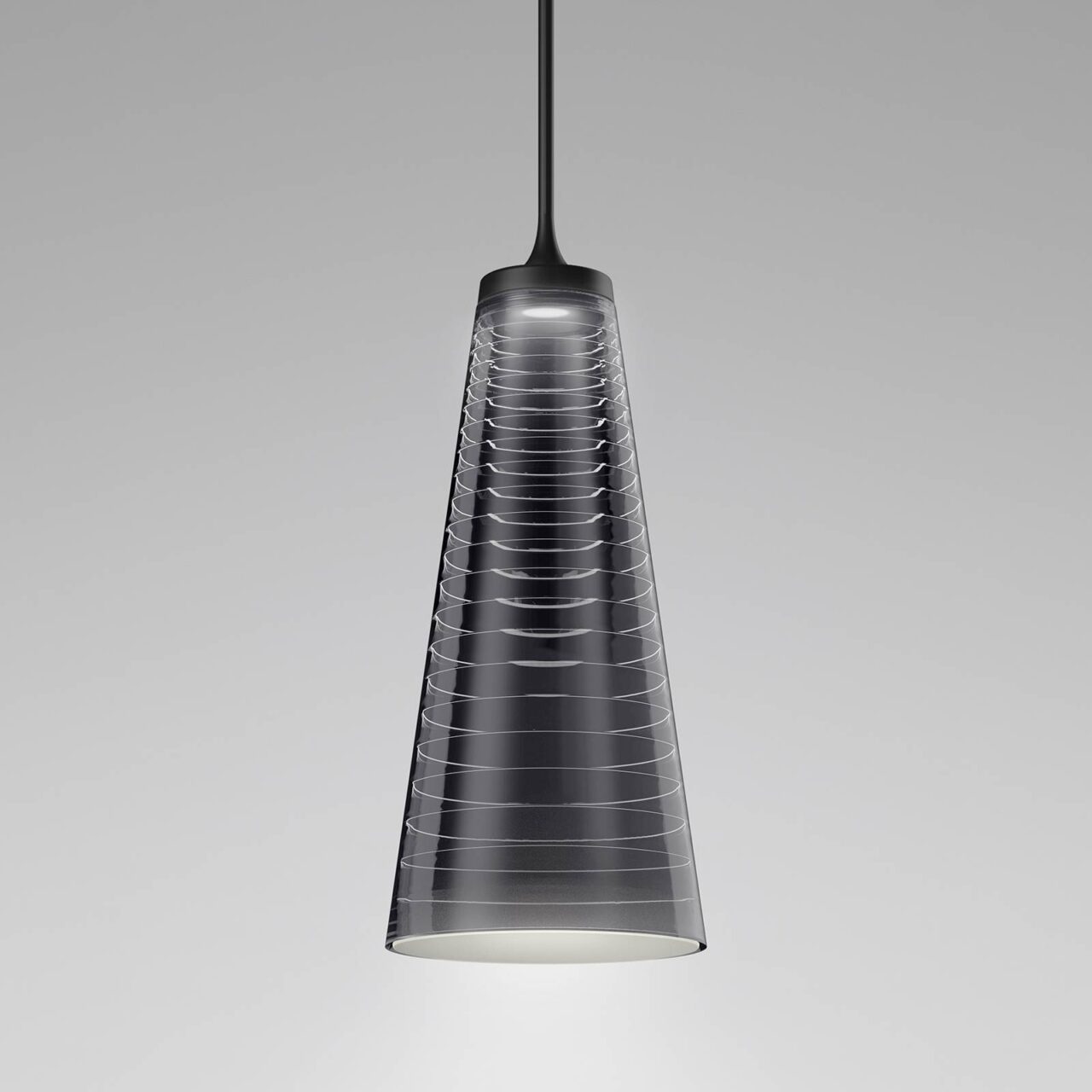 Auf diesem Bild zu sehen Pendellampe von Artemide in Schwarz transparent